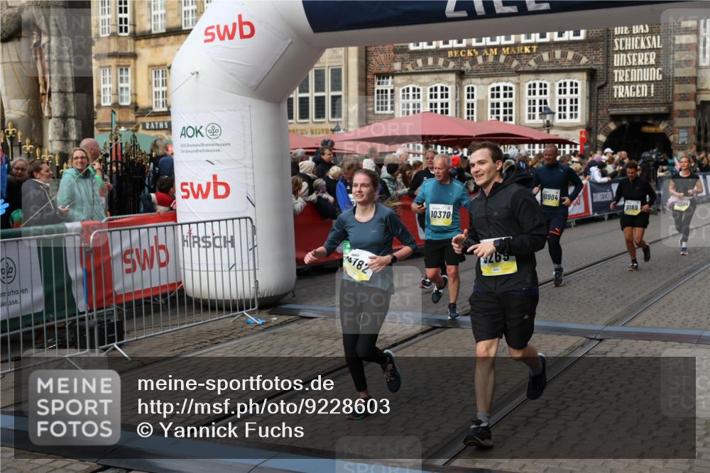 05.10.2025 - 20. swb-Marathon Bremen Yannick Fuchs http://msf.ph/oto/9228603 05.10.2025 11:01:51 Ziel 9189, 9269, 9294, 9432, 9782, 10004, 10026, 10370, 10562, 10903, 10904, 11463, 11732, 11733 meine-sportfotos.de