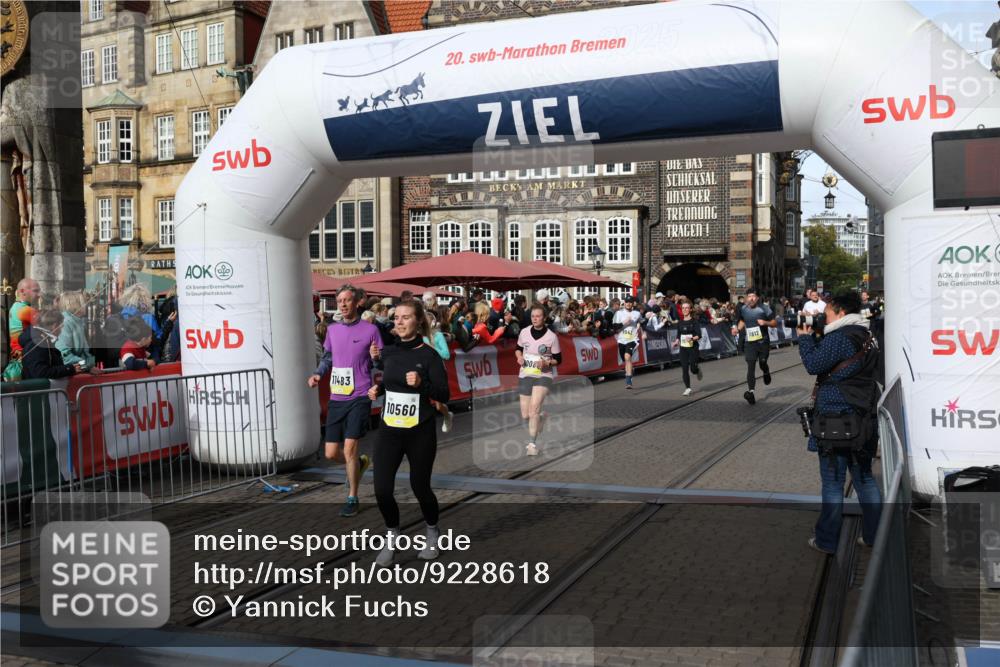 05.10.2025 - 20. swb-Marathon Bremen Yannick Fuchs http://msf.ph/oto/9228618 05.10.2025 10:59:00 Ziel 9349, 9518, 9542, 10080, 10263, 10560, 10561, 11290, 11483, 11612, 11651 meine-sportfotos.de