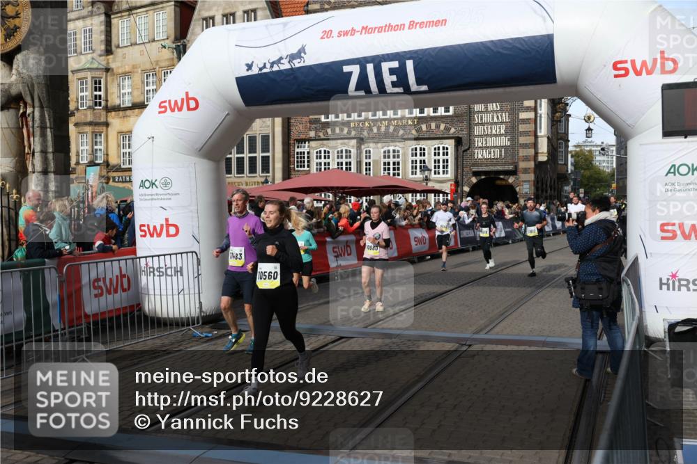 05.10.2025 - 20. swb-Marathon Bremen Yannick Fuchs http://msf.ph/oto/9228627 05.10.2025 10:59:00 Ziel 9349, 9518, 9542, 10080, 10263, 10560, 10561, 11290, 11483, 11612, 11651 meine-sportfotos.de
