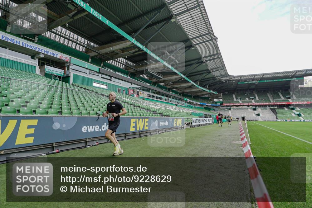 05.10.2025 - 20. swb-Marathon Bremen Michael Burmester http://msf.ph/oto/9228629 05.10.2025 12:33:53 Laufen im Stadion 121, 307, 363, 474, 838, 900, 993, 1070, 1338, 1339, 1360, 1372, 1444, 1617, 1889, 1913, 2000, 2267, 3552, 4251, 5640, 6957, 6984, 7259, 7442, 8550, 8582, 9046, 218, 369, 746, 850, 1494, 1913, 1928, 4251, 6957 meine-sportfotos.de