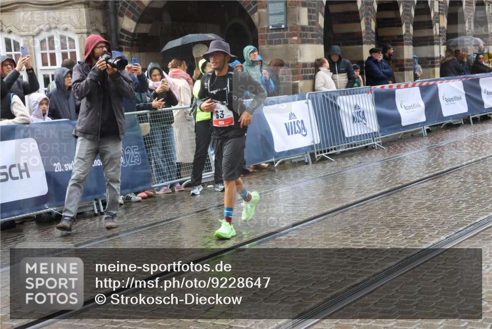 05.10.2025 - 20. swb-Marathon Bremen Strokosch-Dieckow http://msf.ph/oto/9228647 05.10.2025 14:58:26 Ziel 63 meine-sportfotos.de