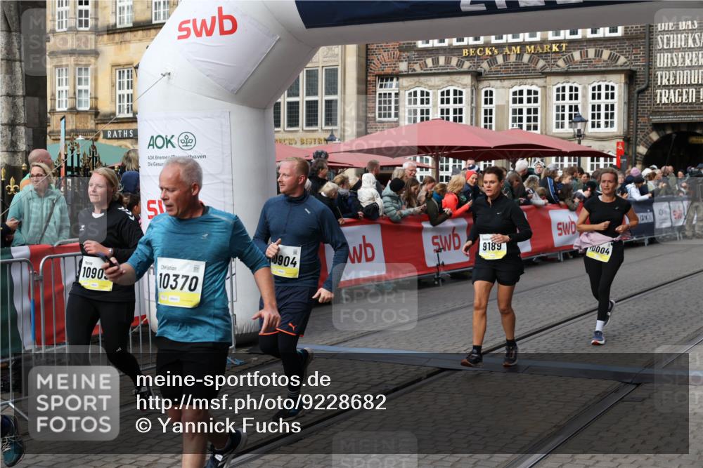 05.10.2025 - 20. swb-Marathon Bremen Yannick Fuchs http://msf.ph/oto/9228682 05.10.2025 11:01:53 Ziel 9189, 9269, 9294, 9782, 10004, 10026, 10370, 10903, 10904 meine-sportfotos.de