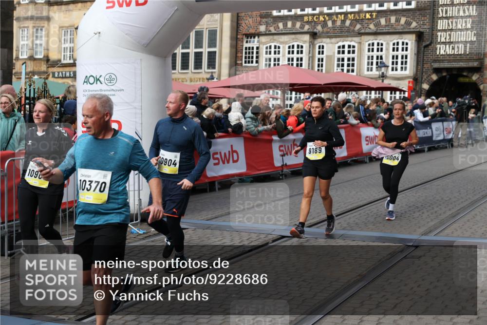 05.10.2025 - 20. swb-Marathon Bremen Yannick Fuchs http://msf.ph/oto/9228686 05.10.2025 11:01:53 Ziel 9189, 9269, 9294, 9782, 10004, 10026, 10370, 10903, 10904 meine-sportfotos.de