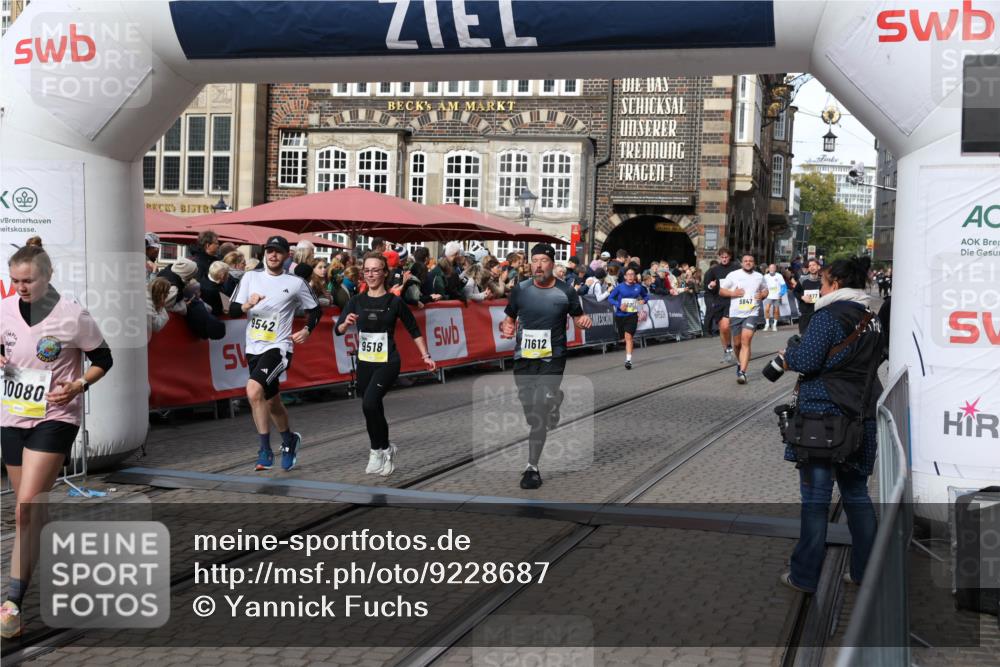 05.10.2025 - 20. swb-Marathon Bremen Yannick Fuchs http://msf.ph/oto/9228687 05.10.2025 10:59:02 Ziel 9349, 9518, 9542, 9601, 10080, 10263, 10560, 11290, 11483, 11612 meine-sportfotos.de