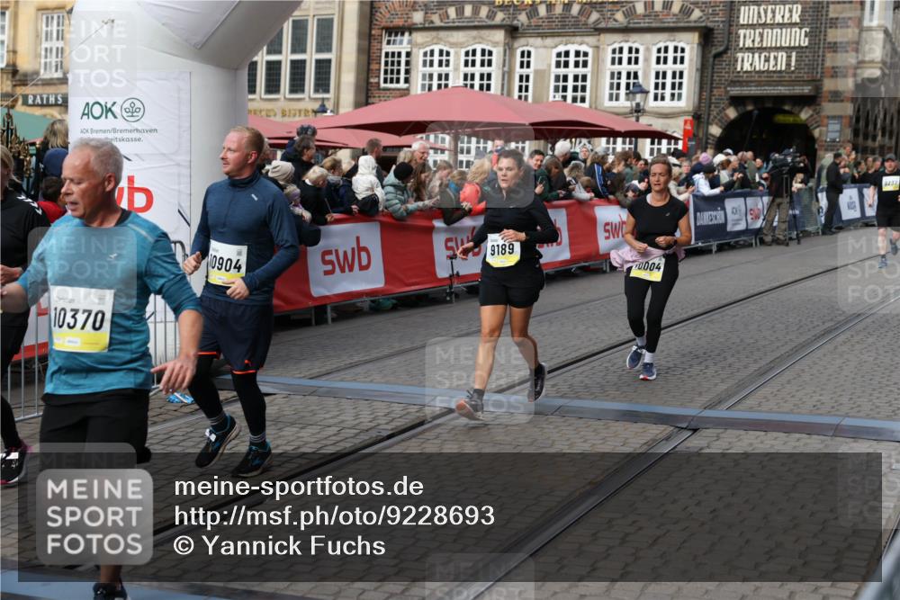 05.10.2025 - 20. swb-Marathon Bremen Yannick Fuchs http://msf.ph/oto/9228693 05.10.2025 11:01:53 Ziel 9189, 9269, 9294, 9782, 10004, 10026, 10370, 10903, 10904 meine-sportfotos.de