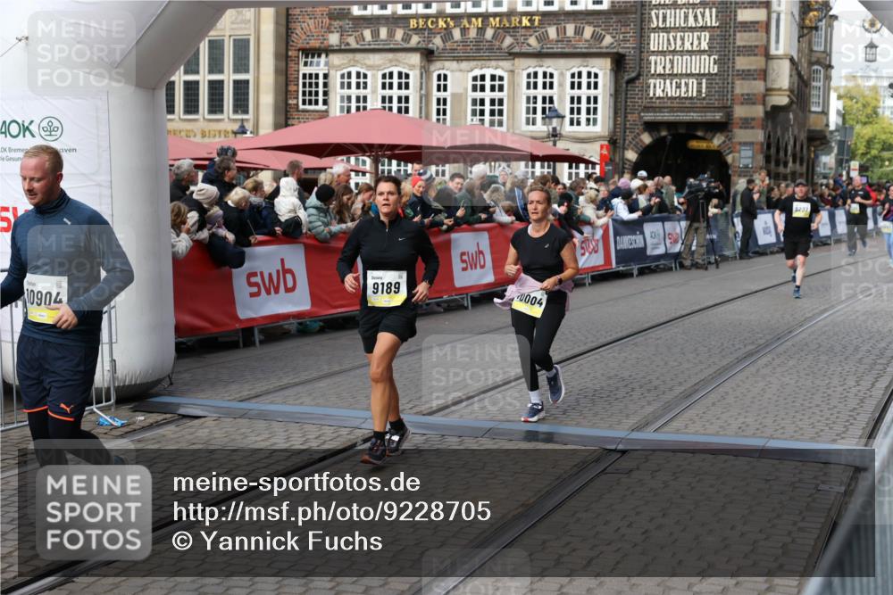 05.10.2025 - 20. swb-Marathon Bremen Yannick Fuchs http://msf.ph/oto/9228705 05.10.2025 11:01:53 Ziel 9189, 9269, 9294, 9782, 10004, 10026, 10370, 10903, 10904 meine-sportfotos.de