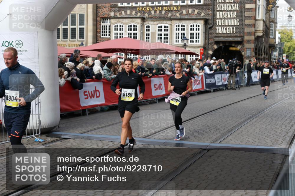 05.10.2025 - 20. swb-Marathon Bremen Yannick Fuchs http://msf.ph/oto/9228710 05.10.2025 11:01:53 Ziel 9189, 9269, 9294, 9782, 10004, 10026, 10370, 10903, 10904 meine-sportfotos.de