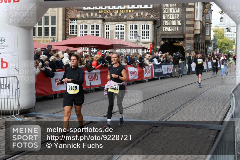 05.10.2025 - 20. swb-Marathon Bremen Yannick Fuchs http://msf.ph/oto/9228721 05.10.2025 11:01:54 Ziel 9189, 9237, 9269, 9294, 9782, 10004, 10370, 10903, 10904 meine-sportfotos.de