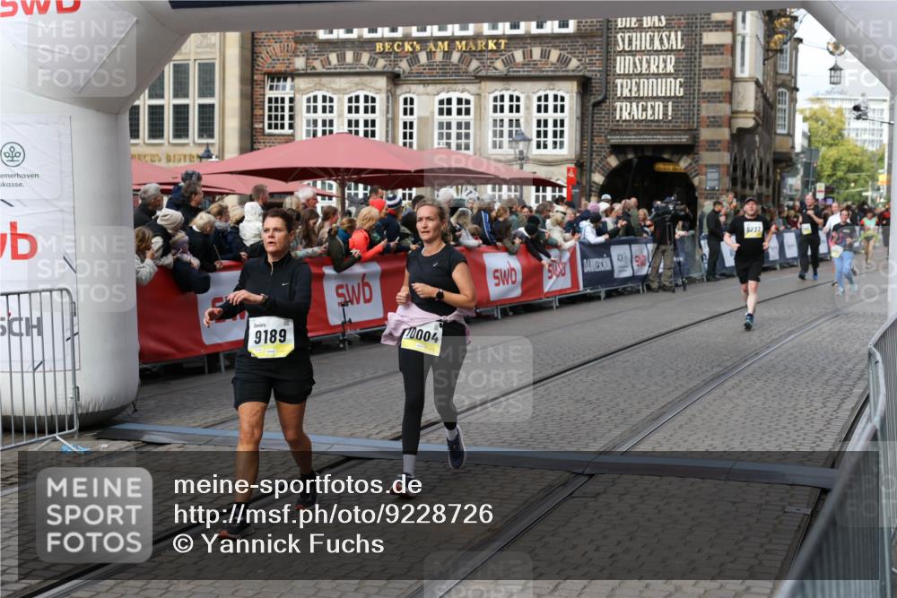 05.10.2025 - 20. swb-Marathon Bremen Yannick Fuchs http://msf.ph/oto/9228726 05.10.2025 11:01:54 Ziel 9189, 9237, 9269, 9294, 9782, 10004, 10370, 10903, 10904 meine-sportfotos.de