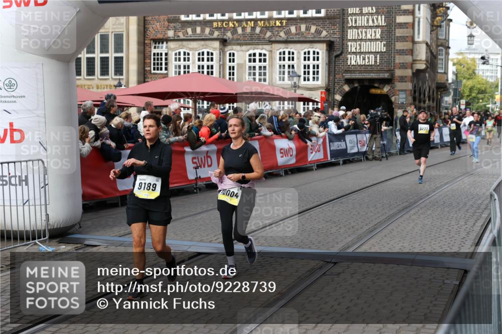 05.10.2025 - 20. swb-Marathon Bremen Yannick Fuchs http://msf.ph/oto/9228739 05.10.2025 11:01:54 Ziel 9189, 9237, 9269, 9294, 9782, 10004, 10370, 10903, 10904 meine-sportfotos.de