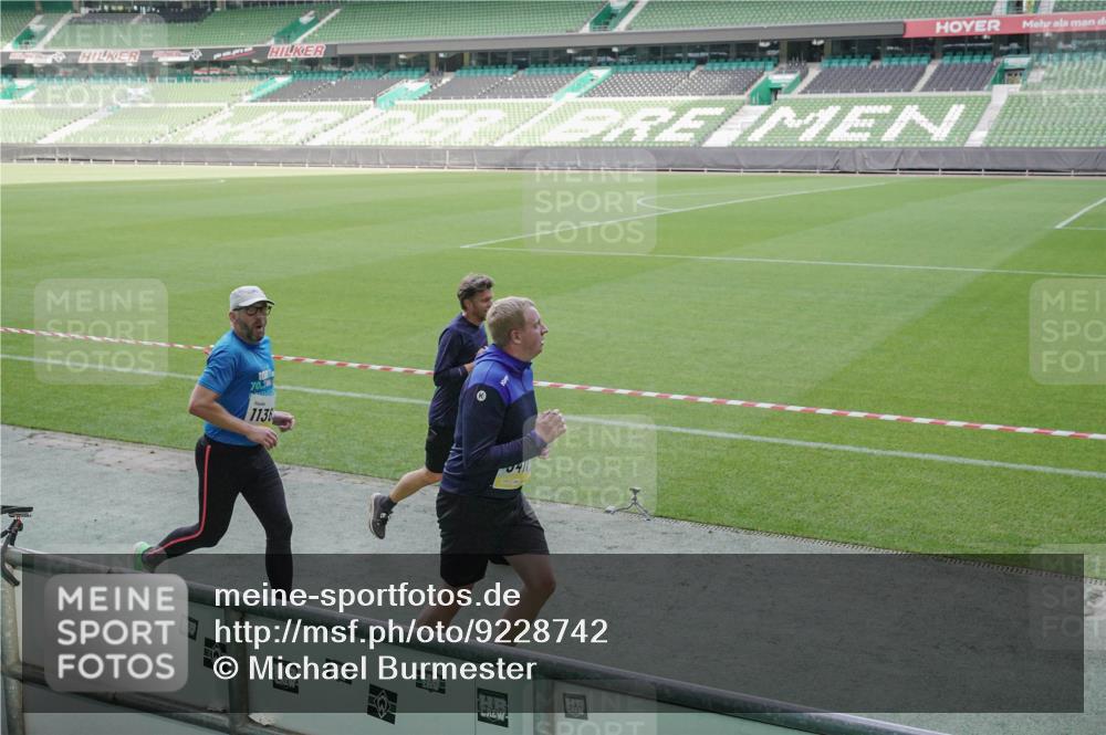 05.10.2025 - 20. swb-Marathon Bremen Michael Burmester http://msf.ph/oto/9228742 05.10.2025 10:26:50 Laufen im Stadion 28, 8000, 9009, 9202, 9250, 9270, 9285, 9290, 9351, 9362, 9396, 9400, 9411, 9545, 9590, 9678, 9876, 9878, 9885, 9897, 9921, 9960, 9961, 9963, 10045, 10053, 10090, 10091, 10092, 10277, 10304, 10351, 10411, 10431, 10447, 10568, 10633, 10649, 10682, 10773, 10792, 10823, 10851, 10898, 11362, 11488, 11585, 11645, 11648, 11683, 11714, 11715, 9170, 10044, 10554, 10559, 10624, 10780, 10816, 10961, 11178, 11422, 11617 meine-sportfotos.de