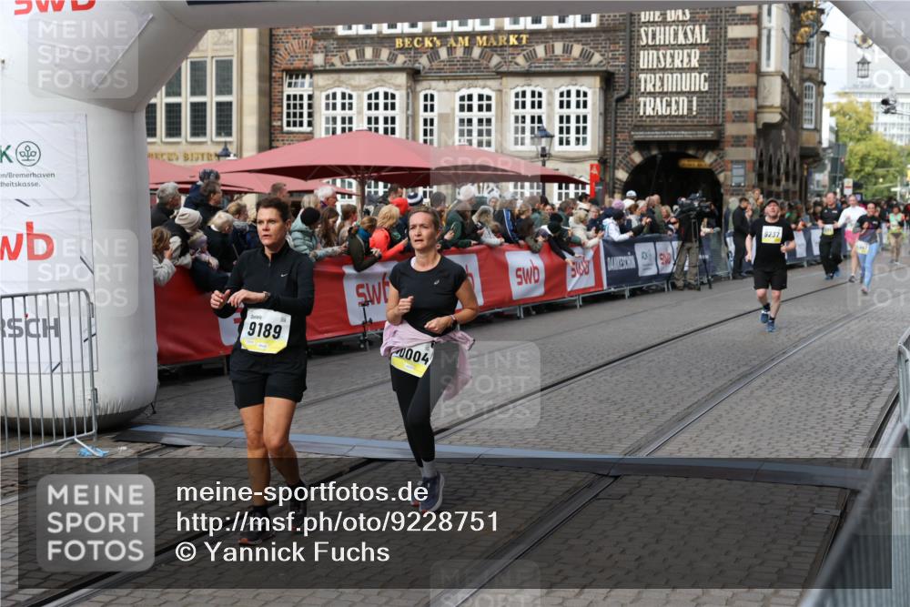 05.10.2025 - 20. swb-Marathon Bremen Yannick Fuchs http://msf.ph/oto/9228751 05.10.2025 11:01:54 Ziel 9189, 9237, 9269, 9294, 9782, 10004, 10370, 10903, 10904 meine-sportfotos.de