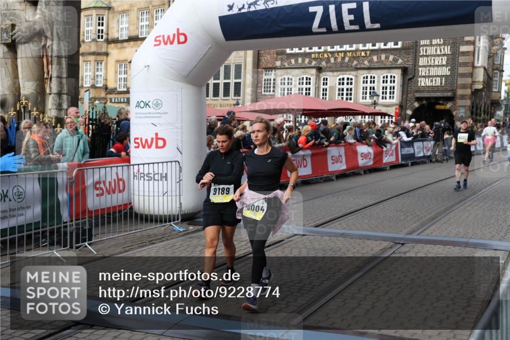 05.10.2025 - 20. swb-Marathon Bremen Yannick Fuchs http://msf.ph/oto/9228774 05.10.2025 11:01:55 Ziel 9189, 9237, 9269, 9294, 9782, 10004, 10370, 10903, 10904 meine-sportfotos.de