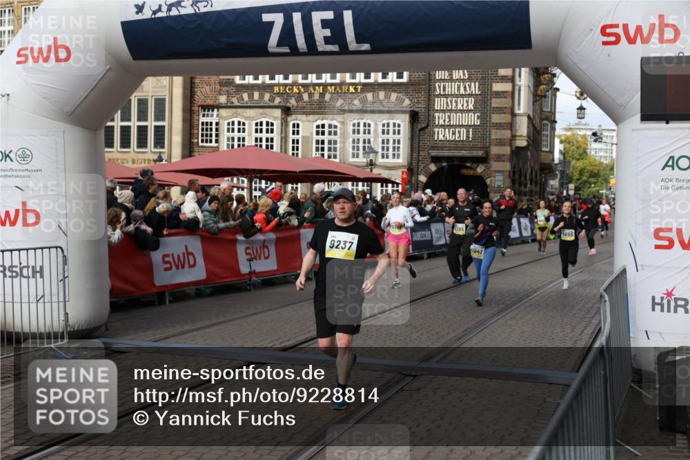 05.10.2025 - 20. swb-Marathon Bremen Yannick Fuchs http://msf.ph/oto/9228814 05.10.2025 11:01:58 Ziel 9189, 9237, 9365, 9655, 10004, 10558, 10903, 10904, 11647 meine-sportfotos.de