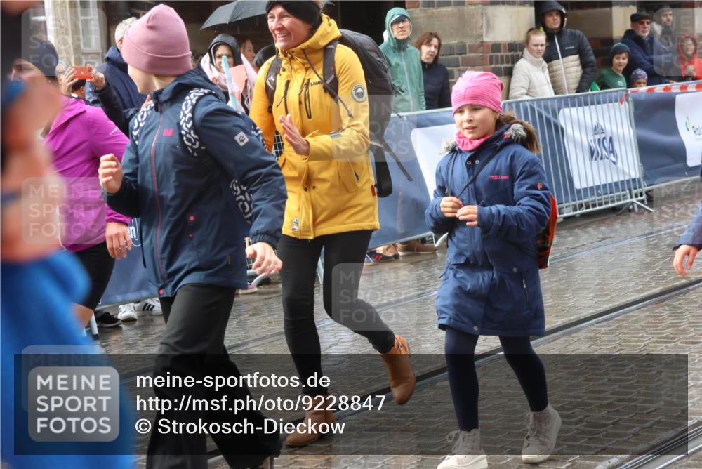 05.10.2025 - 20. swb-Marathon Bremen Strokosch-Dieckow http://msf.ph/oto/9228847 05.10.2025 14:59:07 Ziel 1442 meine-sportfotos.de