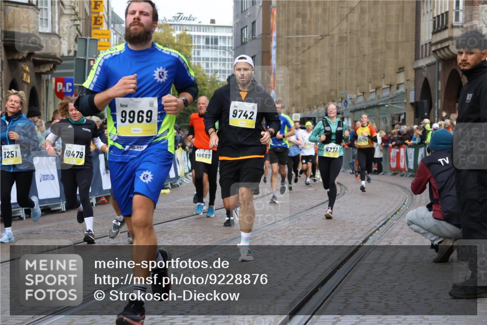 05.10.2025 - 20. swb-Marathon Bremen Strokosch-Dieckow http://msf.ph/oto/9228876 05.10.2025 10:50:47 Ziel 7733, 9230, 9251, 9277, 9399, 9658, 9715, 9742, 9832, 9888, 9966, 9969, 9975, 10043, 10224, 10279, 10479, 10689, 11220, 11311, 11543, 11661 meine-sportfotos.de