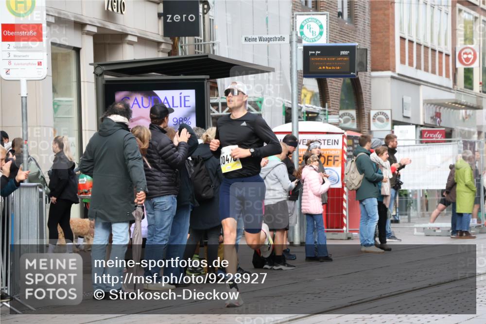 05.10.2025 - 20. swb-Marathon Bremen Strokosch-Dieckow http://msf.ph/oto/9228927 05.10.2025 10:34:54 Ziel 9336, 9340, 10476, 11443, 9336, 9340, 10476, 11443 meine-sportfotos.de