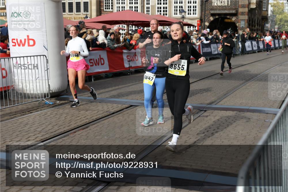 05.10.2025 - 20. swb-Marathon Bremen Yannick Fuchs http://msf.ph/oto/9228931 05.10.2025 11:02:01 Ziel 9237, 9365, 9655, 10558, 10837, 11415, 11647 meine-sportfotos.de