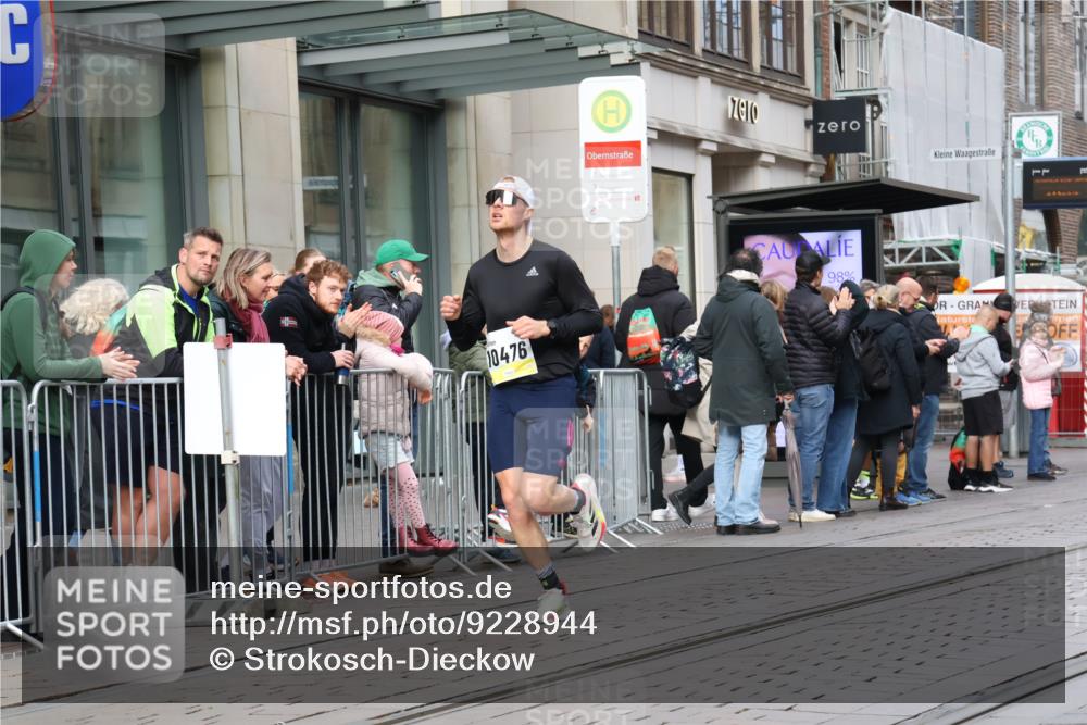 05.10.2025 - 20. swb-Marathon Bremen Strokosch-Dieckow http://msf.ph/oto/9228944 05.10.2025 10:34:56 Ziel 9336, 9340, 10476, 11443, 9336, 9340, 10476, 11443 meine-sportfotos.de