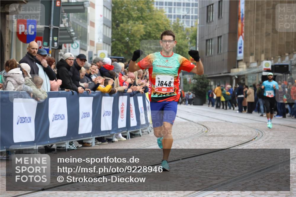 05.10.2025 - 20. swb-Marathon Bremen Strokosch-Dieckow http://msf.ph/oto/9228946 05.10.2025 12:27:08 Ziel 1648 meine-sportfotos.de