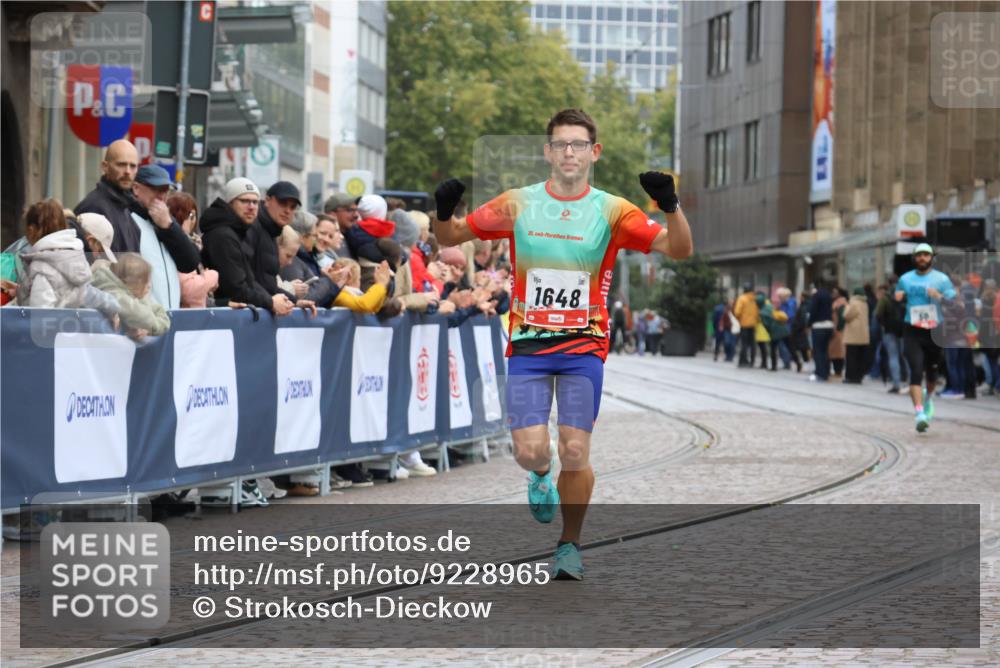 05.10.2025 - 20. swb-Marathon Bremen Strokosch-Dieckow http://msf.ph/oto/9228965 05.10.2025 12:27:08 Ziel 1648 meine-sportfotos.de