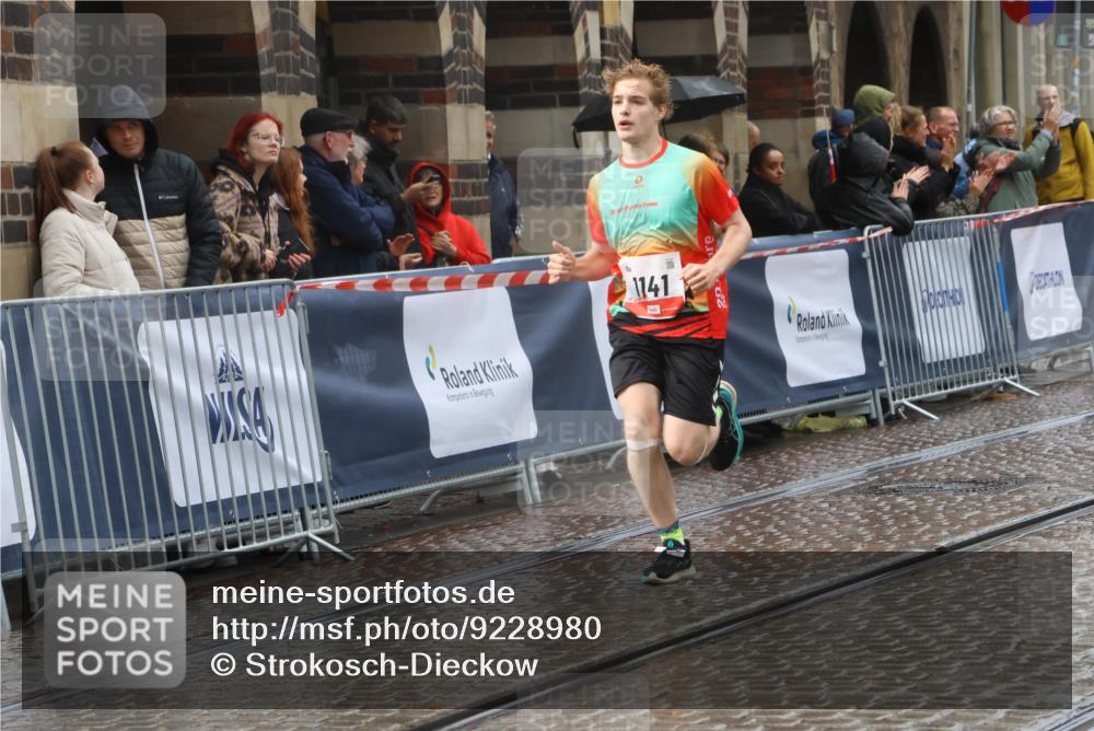 05.10.2025 - 20. swb-Marathon Bremen Strokosch-Dieckow http://msf.ph/oto/9228980 05.10.2025 14:59:48 Ziel 259, 1141 meine-sportfotos.de