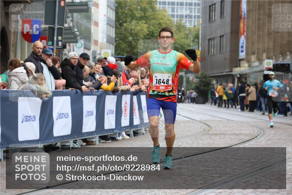 05.10.2025 - 20. swb-Marathon Bremen Strokosch-Dieckow http://msf.ph/oto/9228984 05.10.2025 12:27:08 Ziel 1648 meine-sportfotos.de