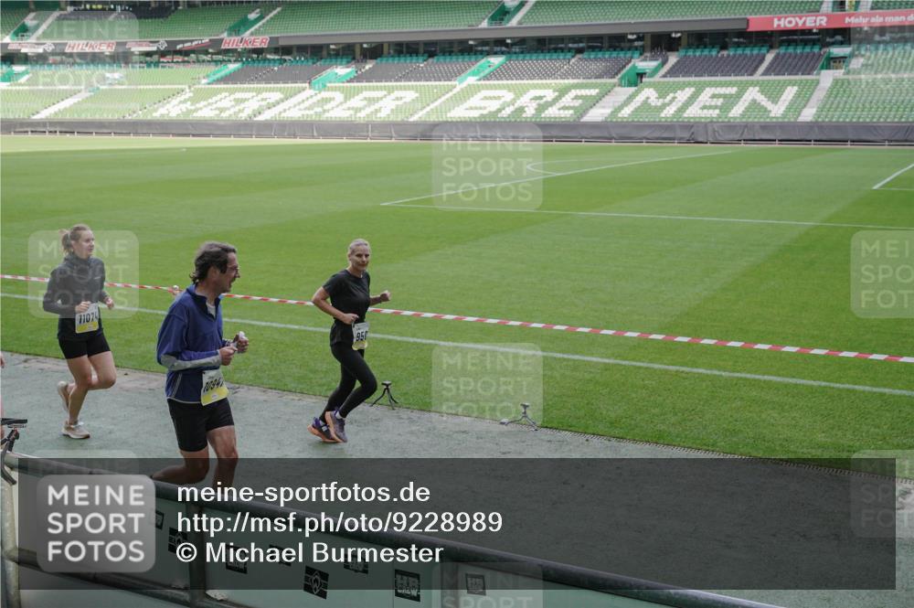 05.10.2025 - 20. swb-Marathon Bremen Michael Burmester http://msf.ph/oto/9228989 05.10.2025 10:27:13 Laufen im Stadion 28, 9009, 9202, 9270, 9285, 9290, 9339, 9351, 9362, 9396, 9400, 9411, 9500, 9590, 9670, 9678, 9709, 9711, 9876, 9878, 9885, 9897, 9921, 9960, 9961, 10045, 10091, 10092, 10277, 10351, 10411, 10568, 10634, 10639, 10649, 10682, 10750, 10773, 10792, 10818, 10822, 10823, 10898, 10947, 11074, 11362, 11446, 11585, 11645, 11659, 11683, 11714, 9250, 9290, 9545, 9590, 10053, 10090, 10304, 10431, 10447, 10633, 10649, 11648, 11715 meine-sportfotos.de