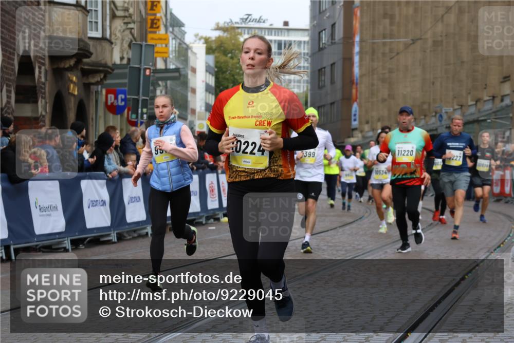 05.10.2025 - 20. swb-Marathon Bremen Strokosch-Dieckow http://msf.ph/oto/9229045 05.10.2025 10:50:52 Ziel 7733, 9199, 9251, 9277, 9399, 9630, 9715, 9888, 9966, 9975, 10029, 10224, 10227, 10254, 10534, 10689, 10698, 11061, 11220, 11311 meine-sportfotos.de
