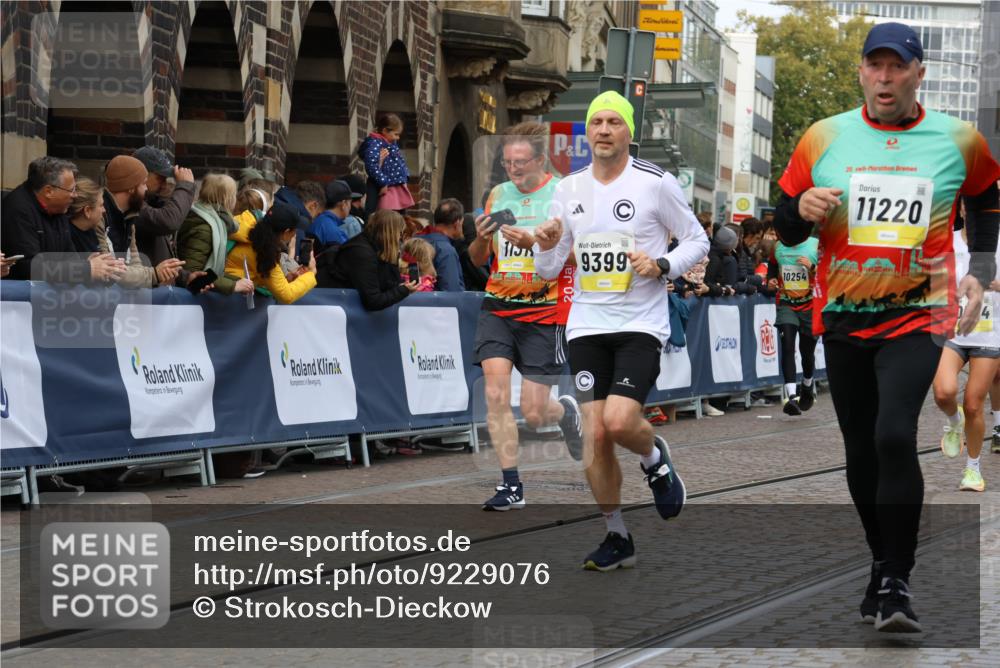 05.10.2025 - 20. swb-Marathon Bremen Strokosch-Dieckow http://msf.ph/oto/9229076 05.10.2025 10:50:55 Ziel 9199, 9399, 9425, 9630, 9663, 9966, 10029, 10227, 10254, 10378, 10534, 10698, 10743, 10932, 11061, 11220, 11311, 11391 meine-sportfotos.de