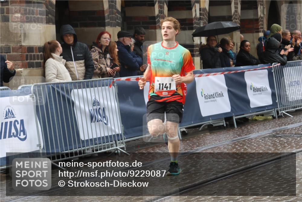 05.10.2025 - 20. swb-Marathon Bremen Strokosch-Dieckow http://msf.ph/oto/9229087 05.10.2025 14:59:48 Ziel 259, 1141 meine-sportfotos.de