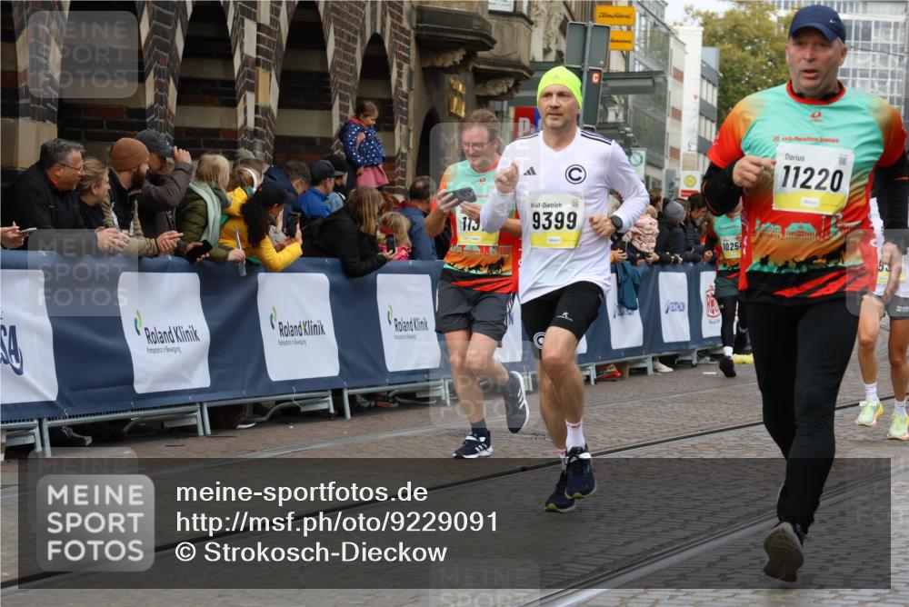 05.10.2025 - 20. swb-Marathon Bremen Strokosch-Dieckow http://msf.ph/oto/9229091 05.10.2025 10:50:55 Ziel 9199, 9399, 9425, 9630, 9663, 9966, 10029, 10227, 10254, 10378, 10534, 10698, 10743, 10932, 11061, 11220, 11311, 11391 meine-sportfotos.de