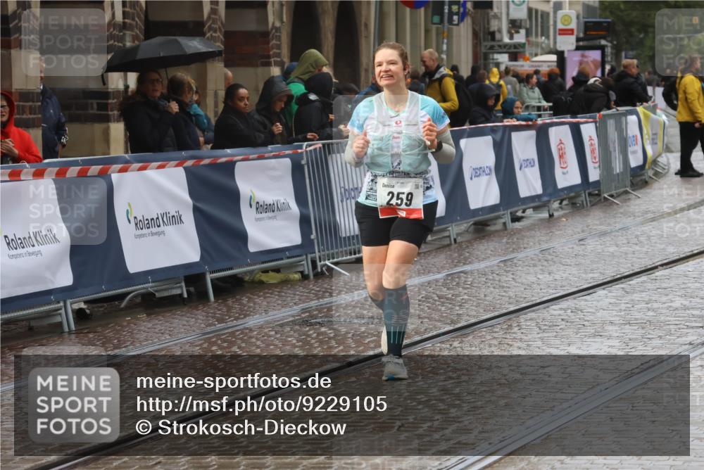 05.10.2025 - 20. swb-Marathon Bremen Strokosch-Dieckow http://msf.ph/oto/9229105 05.10.2025 14:59:53 Ziel 259 meine-sportfotos.de