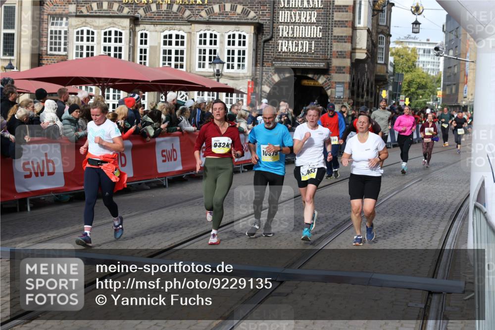 05.10.2025 - 20. swb-Marathon Bremen Yannick Fuchs http://msf.ph/oto/9229135 05.10.2025 11:02:08 Ziel 9324, 9365, 9536, 10558, 10837, 10855, 10879, 10887, 10944, 11415 meine-sportfotos.de