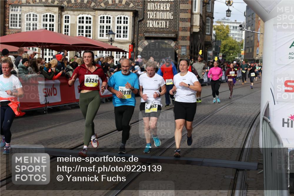 05.10.2025 - 20. swb-Marathon Bremen Yannick Fuchs http://msf.ph/oto/9229139 05.10.2025 11:02:09 Ziel 9324, 9536, 9686, 10837, 10855, 10879, 10887, 10944, 11415, 11459 meine-sportfotos.de