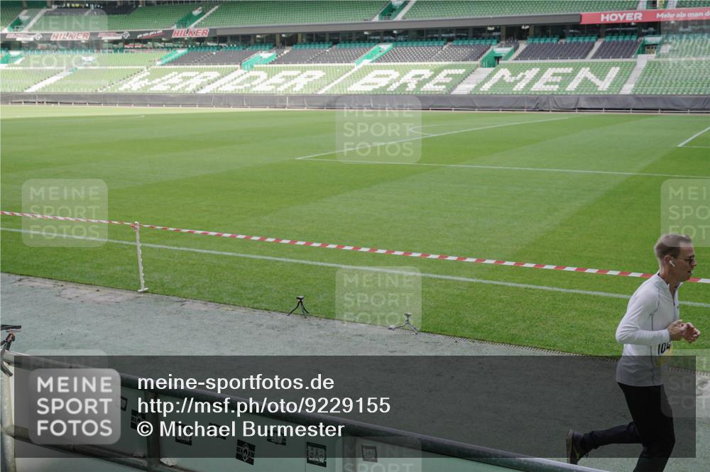 05.10.2025 - 20. swb-Marathon Bremen Michael Burmester http://msf.ph/oto/9229155 05.10.2025 10:27:35 Laufen im Stadion 28, 9270, 9339, 9351, 9362, 9397, 9500, 9546, 9670, 9678, 9709, 9711, 9876, 9885, 9961, 10091, 10092, 10277, 10351, 10411, 10452, 10509, 10568, 10634, 10637, 10639, 10661, 10676, 10750, 10792, 10818, 10822, 10858, 10898, 10947, 11074, 11167, 11189, 11299, 11446, 11462, 11645, 11659, 11678, 11683, 9009, 9202, 9285, 9396, 9400, 9411, 9878, 9897, 9921, 9960, 10045, 10277, 10682, 10773, 10823, 11362, 11585, 11714 meine-sportfotos.de