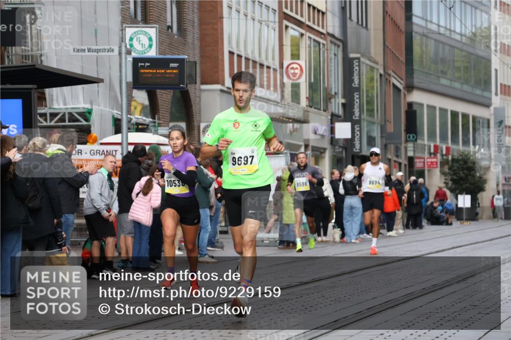 05.10.2025 - 20. swb-Marathon Bremen Strokosch-Dieckow http://msf.ph/oto/9229159 05.10.2025 10:35:22 Ziel 9596, 9697, 10372, 10538, 11341, 9596, 9697, 10372, 10538, 11341 meine-sportfotos.de
