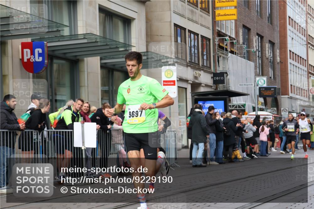 05.10.2025 - 20. swb-Marathon Bremen Strokosch-Dieckow http://msf.ph/oto/9229190 05.10.2025 10:35:24 Ziel 9596, 9697, 10372, 10538, 9596, 9697, 10372, 10538 meine-sportfotos.de