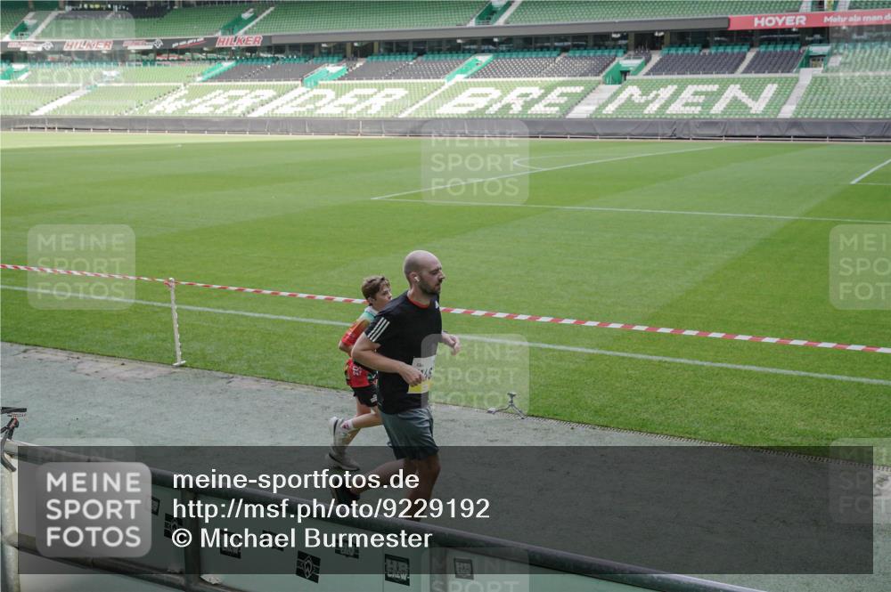 05.10.2025 - 20. swb-Marathon Bremen Michael Burmester http://msf.ph/oto/9229192 05.10.2025 10:27:43 Laufen im Stadion 28, 1138, 9270, 9339, 9351, 9397, 9413, 9500, 9546, 9670, 9709, 9711, 9961, 10177, 10319, 10452, 10509, 10634, 10637, 10639, 10661, 10676, 10750, 10818, 10822, 10850, 10858, 10898, 10947, 11074, 11167, 11189, 11299, 11327, 11446, 11462, 11659, 11678, 9009, 9202, 9270, 9285, 9351, 9362, 9400, 9411, 9678, 9876, 9878, 9885, 9897, 9921, 9960, 10045, 10091, 10092, 10277, 10351, 10411, 10568, 10773, 10792, 11362, 11585, 11645, 11683 meine-sportfotos.de