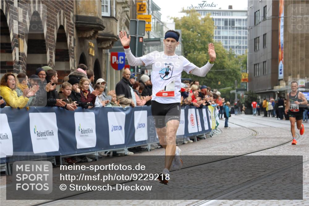 05.10.2025 - 20. swb-Marathon Bremen Strokosch-Dieckow http://msf.ph/oto/9229218 05.10.2025 12:27:47 Ziel 1, 1620 meine-sportfotos.de