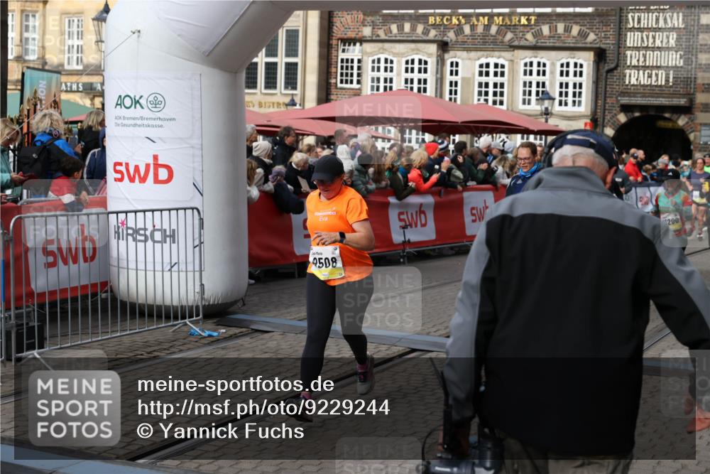 05.10.2025 - 20. swb-Marathon Bremen Yannick Fuchs http://msf.ph/oto/9229244 05.10.2025 10:59:22 Ziel 9219, 9454, 9508, 9692, 10039, 10143, 10200, 10274, 10353, 11207, 11400 meine-sportfotos.de