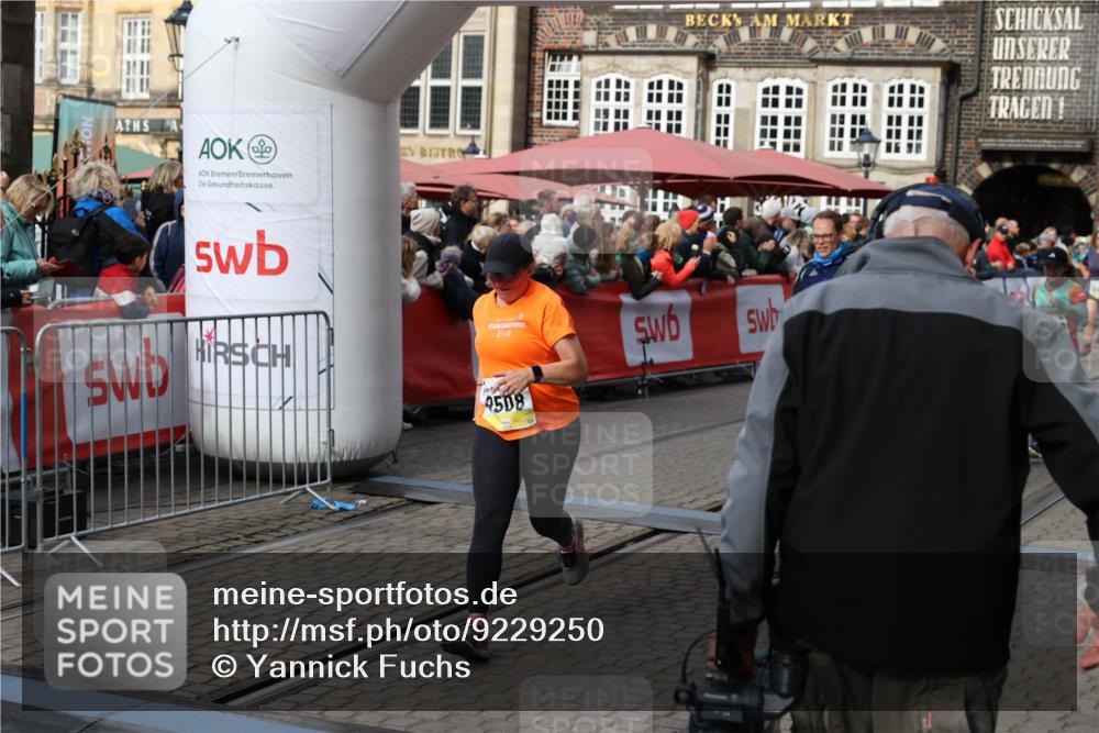 05.10.2025 - 20. swb-Marathon Bremen Yannick Fuchs http://msf.ph/oto/9229250 05.10.2025 10:59:22 Ziel 9219, 9454, 9508, 9692, 10039, 10143, 10200, 10274, 10353, 11207, 11400 meine-sportfotos.de