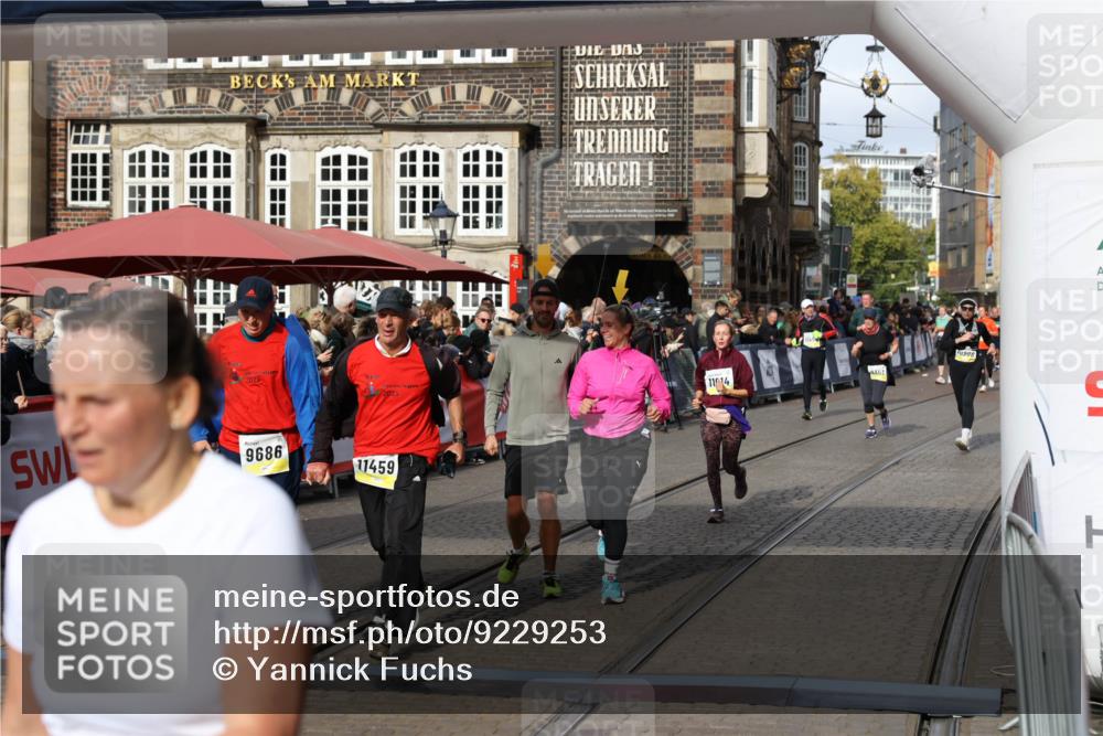 05.10.2025 - 20. swb-Marathon Bremen Yannick Fuchs http://msf.ph/oto/9229253 05.10.2025 11:02:12 Ziel 9324, 9426, 9536, 9686, 10301, 10855, 10879, 10887, 10944, 11014, 11459 meine-sportfotos.de