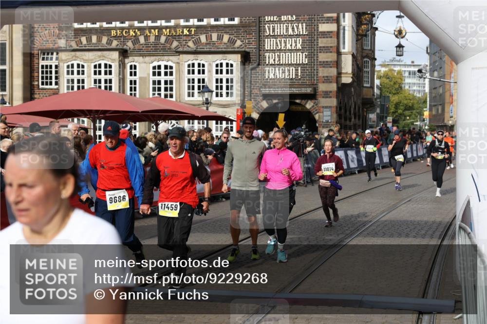 05.10.2025 - 20. swb-Marathon Bremen Yannick Fuchs http://msf.ph/oto/9229268 05.10.2025 11:02:12 Ziel 9324, 9426, 9536, 9686, 10301, 10855, 10879, 10887, 10944, 11014, 11459 meine-sportfotos.de