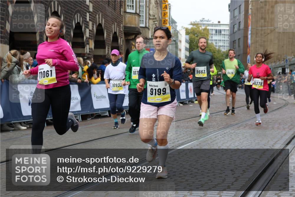 05.10.2025 - 20. swb-Marathon Bremen Strokosch-Dieckow http://msf.ph/oto/9229279 05.10.2025 10:51:01 Ziel 9199, 9256, 9287, 9416, 9425, 9630, 9663, 9894, 10206, 10226, 10254, 10378, 10669, 10743, 10932, 11061, 11279, 11391, 11573 meine-sportfotos.de