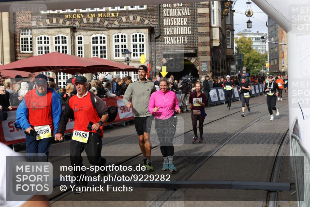 05.10.2025 - 20. swb-Marathon Bremen Yannick Fuchs http://msf.ph/oto/9229282 05.10.2025 11:02:13 Ziel 9324, 9426, 9536, 9686, 10301, 10508, 10855, 10879, 10887, 11014, 11459 meine-sportfotos.de
