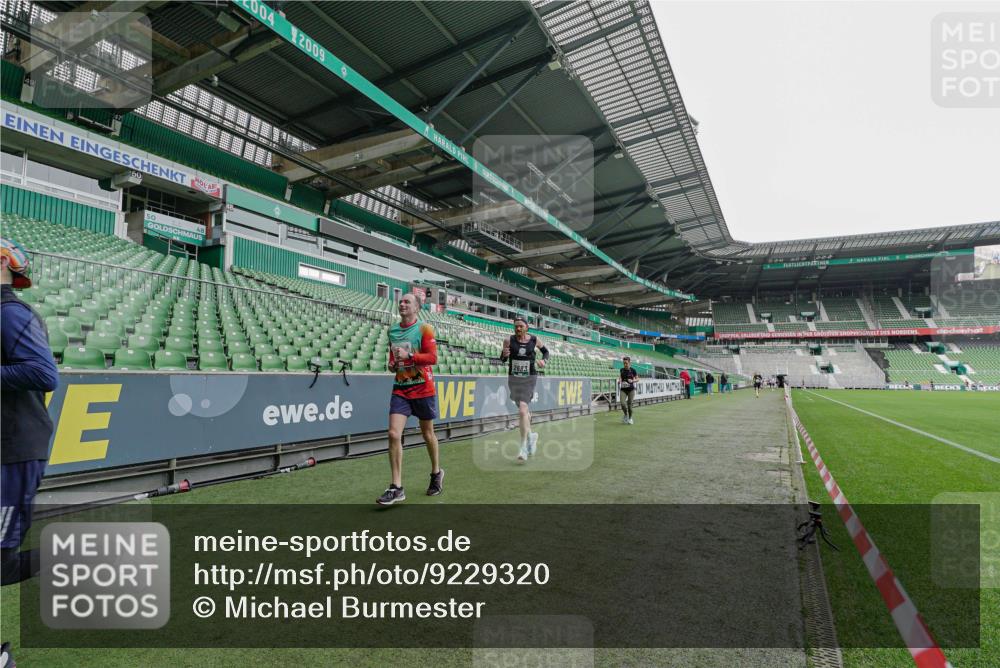 05.10.2025 - 20. swb-Marathon Bremen Michael Burmester http://msf.ph/oto/9229320 05.10.2025 12:40:46 Laufen im Stadion 37, 45, 46, 133, 241, 623, 689, 945, 1812, 2036, 2048, 2057, 2064, 2118, 2169, 2497, 2670, 2683, 2909, 4375, 5595, 6075, 7274, 7587, 7766, 236, 1392, 1615, 2130, 5595, 6444, 7213, 7883, 8849 meine-sportfotos.de