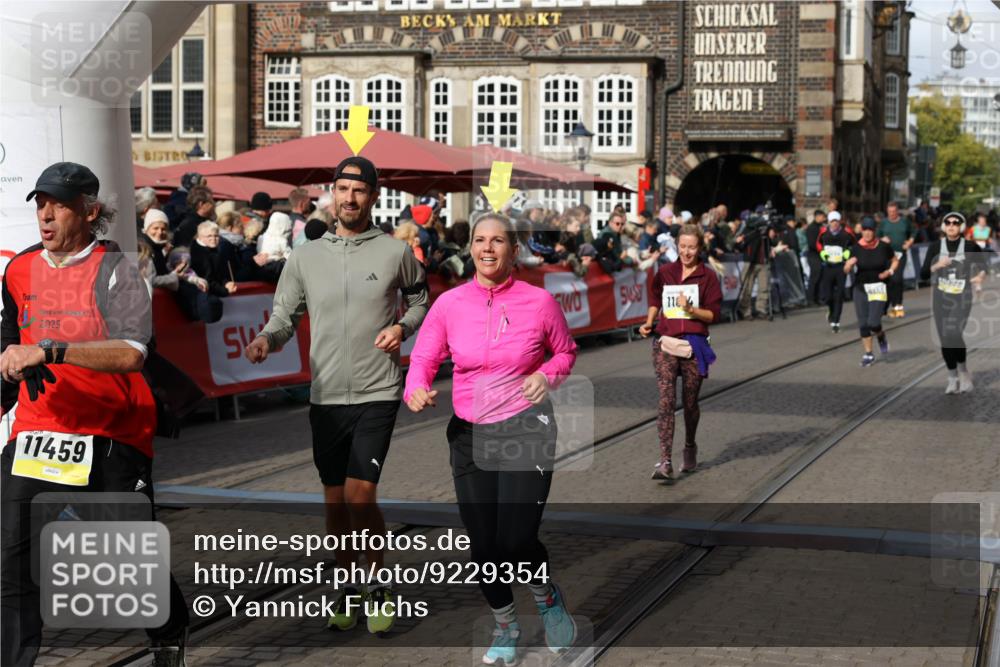 05.10.2025 - 20. swb-Marathon Bremen Yannick Fuchs http://msf.ph/oto/9229354 05.10.2025 11:02:14 Ziel 9324, 9363, 9426, 9536, 9686, 10301, 10508, 10855, 10879, 10887, 11014, 11459 meine-sportfotos.de