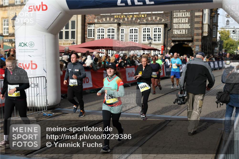 05.10.2025 - 20. swb-Marathon Bremen Yannick Fuchs http://msf.ph/oto/9229386 05.10.2025 10:59:25 Ziel 9183, 9454, 9508, 10200, 10274, 10407, 11006, 11007, 11207, 11400 meine-sportfotos.de