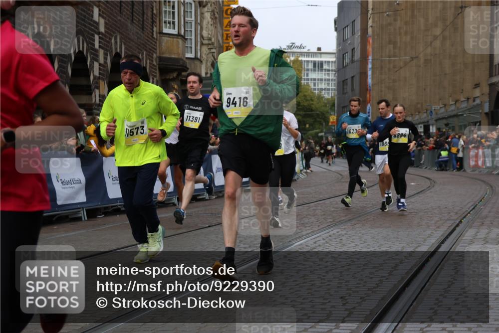 05.10.2025 - 20. swb-Marathon Bremen Strokosch-Dieckow http://msf.ph/oto/9229390 05.10.2025 10:51:04 Ziel 9256, 9287, 9416, 9425, 9663, 9894, 10206, 10226, 10378, 10669, 10743, 10932, 11279, 11391, 11573 meine-sportfotos.de